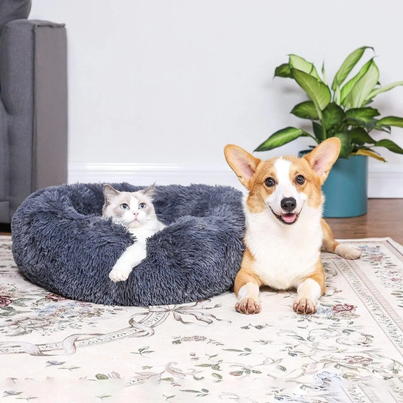Kitty City Cat Beds - Washable 20/24 Inch, Anti-Anxiety Round Faux Fur, Thick Bottom (Dark Grey, Medium) for Indoor Cats & Small Dogs
